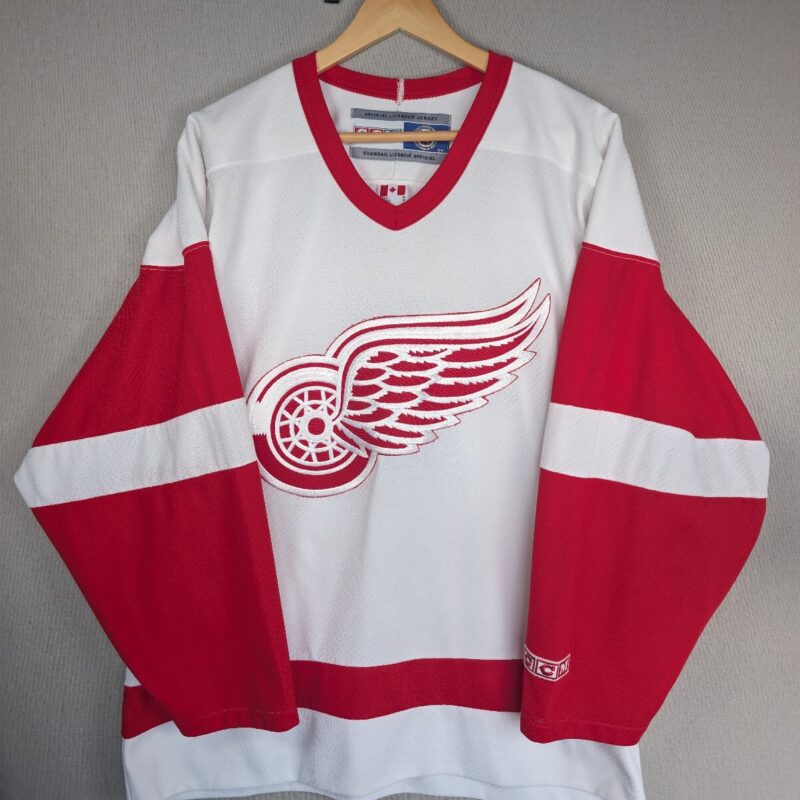CCM Detroit Red Wings NHL Medium Air-Knit Hockey Jersey Made in Canada